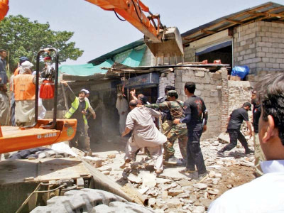anti encroachment squad demolishes over 200 shops in khanpur