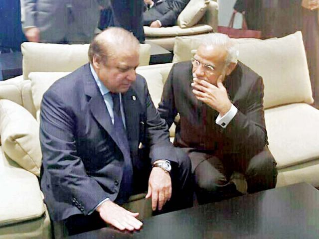 pm nawaz and his indian counterpart narendra modi meet ahead of the un climate summit in paris photo nni