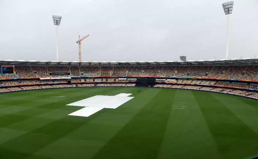 covers on at the gabba on february 21 2015 photo afp covers on at the gabba on february 21 2015 photo afp