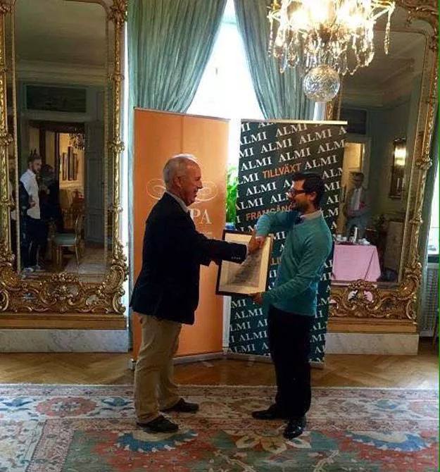governor of g vleborg county per bill presenting skapa development prize 2016 to usman haider at a ceremony held at g vle castle sweden photo embassy of pakistan berlin governor of g vleborg county per bill presenting skapa development prize 2016 to usman haider at a ceremony held at g vle castle sweden photo embassy of pakistan berlin