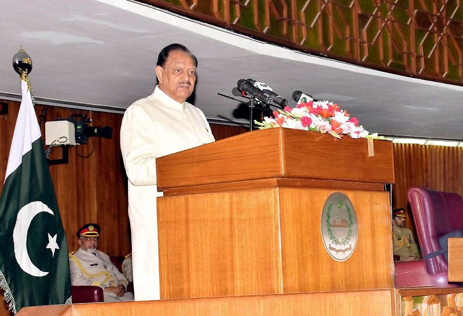 president mamnoon hussain addresses the joint session of parliament on wednesday photo nni