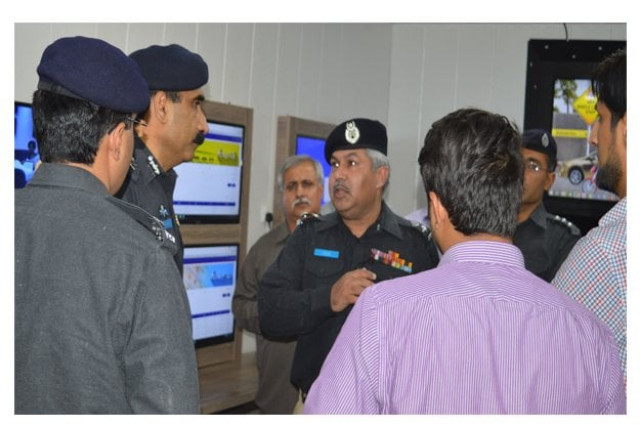 capital city police officer ccpo visiting the control room photo express capital city police officer ccpo visiting the control room photo express