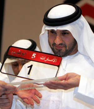 a license plate bearing simply the number quot 1 quot fetched what organizers said was a world record 14 million at a charity auction in abu dhabi on 16 february 2008 photo afp getty