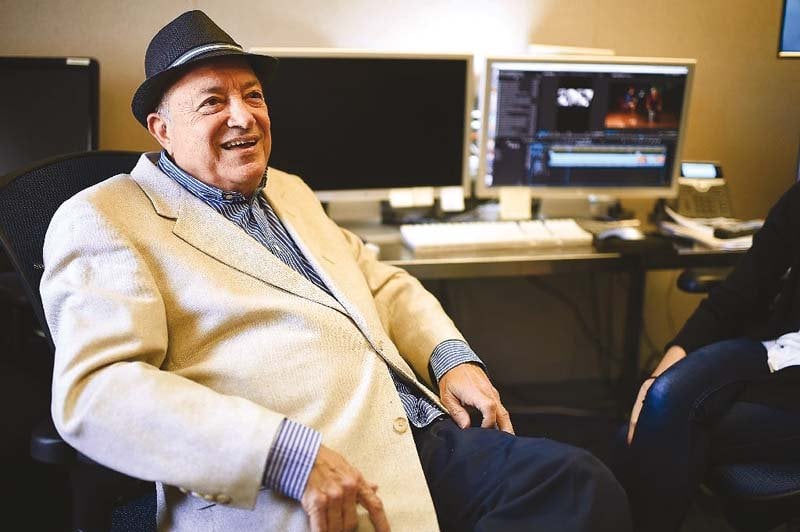 retired motion picture industry attorney robert mirisch 77 whose family ran one of hollywood s top production companies in the 1960s sits in his cottage photo afp