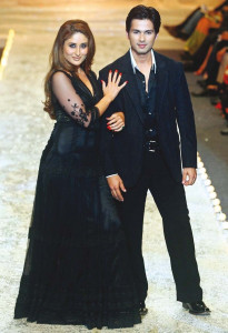 talk of town shahid dodges pictures with kareena