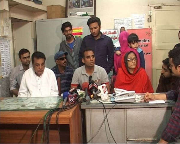 abdullah was handed over to edhi foundation by prime suspect in his mother s murder case photo online abdullah was handed over to edhi foundation by prime suspect in his mother s murder case photo online