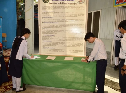 kashmiri kids pay tribute to armed forces on defence day