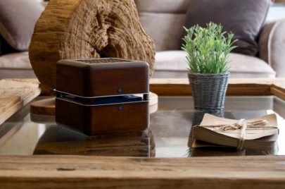 this tiny air conditioner can keep you cool for 4 hours on a single charge this tiny air conditioner can keep you cool for 4 hours on a single charge