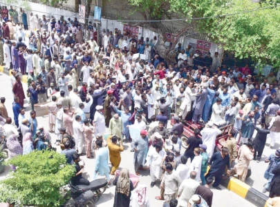 employees on warpath against sindh govt employees on warpath against sindh govt