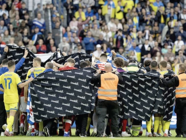 Eriksen in 'good spirits' after collapsing