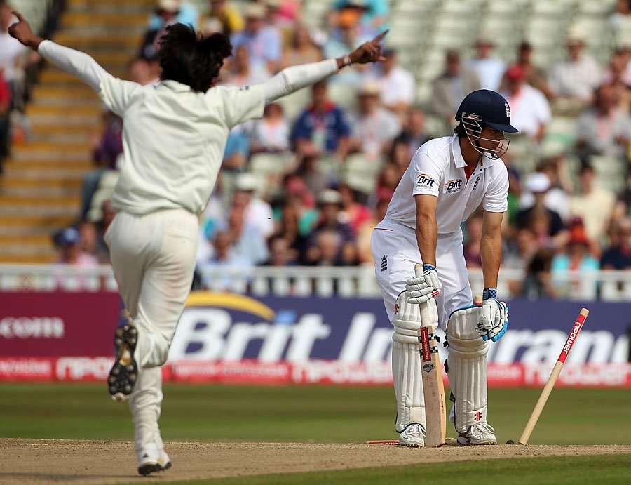 england 039 s alastair cook is bowled by pakistan 039 s mohammad aamer l for four during the second test match at edgbaston cricket ground in birmingham august 9 2010 photo reuters