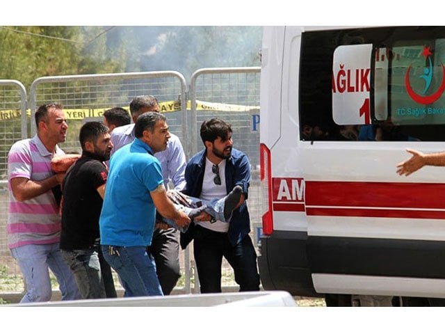 turkish authorities said five people were killed in a car bombing in the southeastern town of midyat on june 8 2016 photo afp