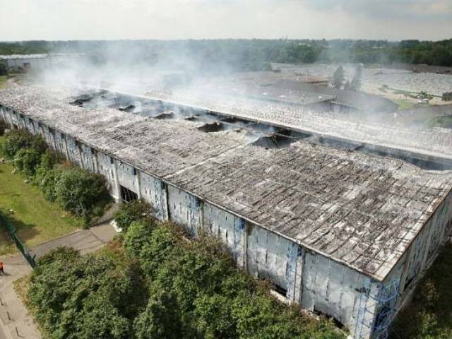 residents of a refugee centre in the german city of duesseldorf set their shelter alight after a fight among muslim refugees over ramazan meals a prosecutor said on friday in an incident that is likely to increase unease among anti immigrant groups photo afp