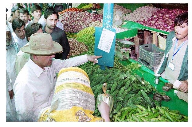 chief minister shahbaz sharif inspecting the quality and prices of commodities at ramazan bazaar photo app