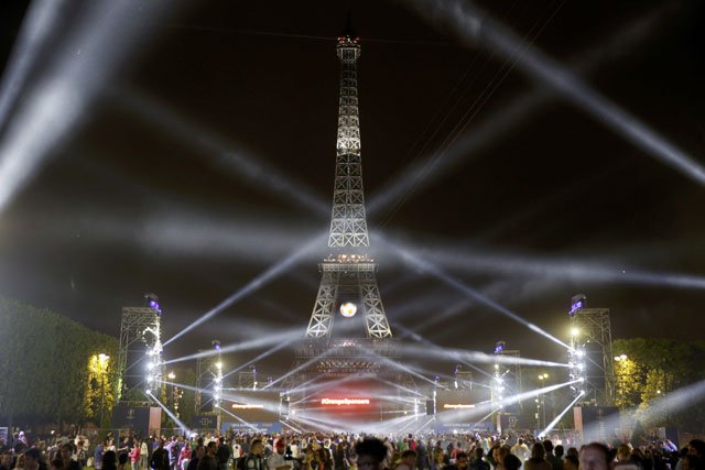 the eiffel tower with lights after the france v romania euro 2016 group a soccer match in paris france june 10 2016 photo reuters gonzalo fuentes