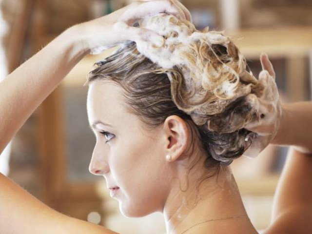 Here's the right way to wash your hair