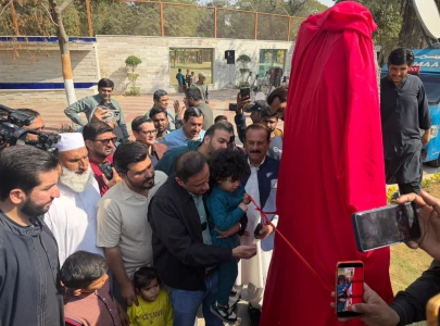 mayor wahab inaugurates new lion enclosure reptile house at karachi zoo