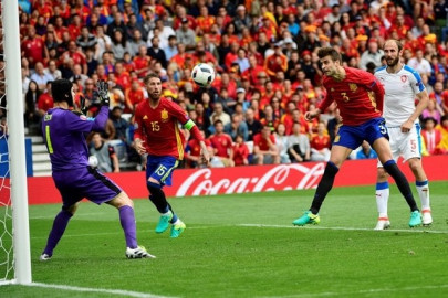 euro 2016 pique heads spain to winning start against czechs euro 2016 pique heads spain to winning start against czechs