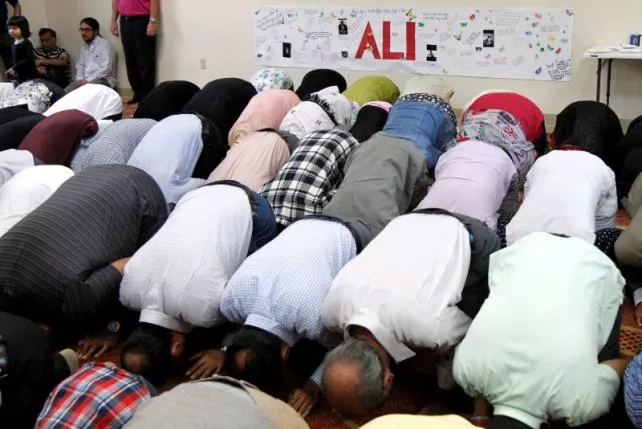members of the louisville islamic center pray together before an inter faith service to honor muhammad ali the former world heavyweight boxing champion after he died at the age of 74 on friday at the islamic center in louisville kentucky us on june 5 2016 photo reuters members of the louisville islamic center pray together before an inter faith service to honor muhammad ali the former world heavyweight boxing champion after he died at the age of 74 on friday at the islamic center in louisville kentucky us on june 5 2016 photo reuters