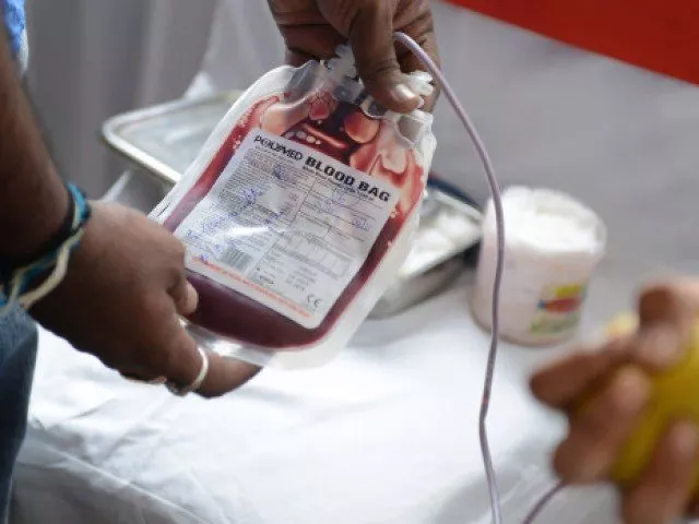 doctors encourage people to donate blood and save lives photo afp doctors encourage people to donate blood and save lives photo afp