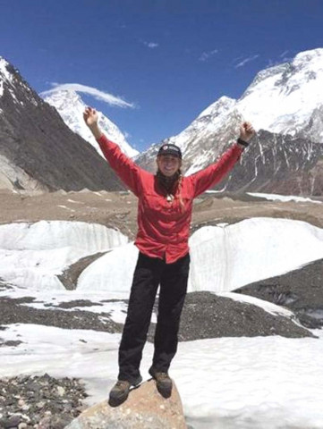 caption vanessa o brien in front of k2 photo file caption vanessa o brien in front of k2 photo file