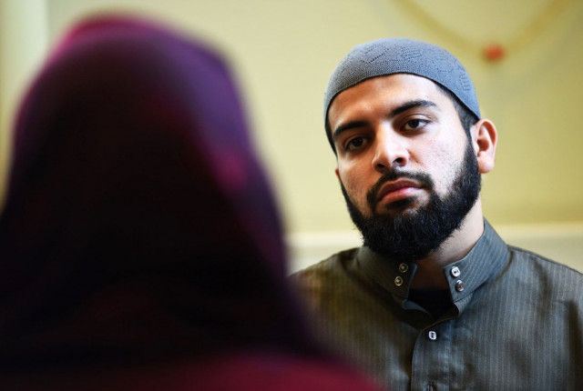 khaalid abdulmalik a teacher at dar al taqwa islamic center in the borough of queens answers questions during an interview june 13 2016 in new york there are an estimated 80 000 to 300 000 afghan americans the largest communities are in california and virginia but thousands more live in new york where shooter omar mateen was born in 1986 afp photo khaalid abdulmalik a teacher at dar al taqwa islamic center in the borough of queens answers questions during an interview june 13 2016 in new york there are an estimated 80 000 to 300 000 afghan americans the largest communities are in california and virginia but thousands more live in new york where shooter omar mateen was born in 1986 afp photo