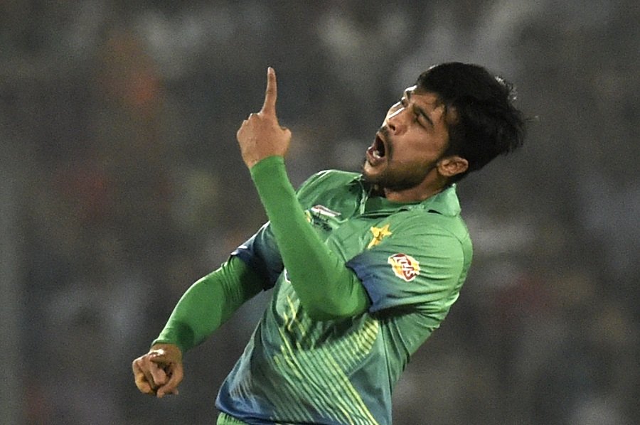mohammad amir says his job is to go out there and bowl the best he can photo afp