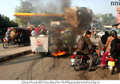 armed and dangerous ousted employee of kurram political admin terrorises bikers