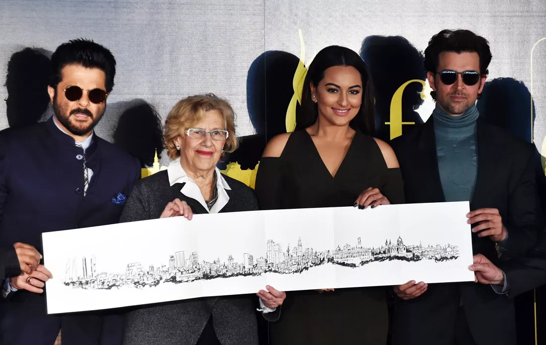this file photo taken on march 14 2016 shows froml indian actors anil kapoor sonakshi sinha and hrithik roshan with madrid 039 s mayor manuela carmena posing with drawing of the madrid 039 s skyline after a press conference held to present the bollywood oscars in madrid on march 14 2016 madrid will host on june 25 2016 the annual international indian film academy awards dubbed the quot bollywood oscars quot in another bid to lure visitors from the world 039 s second most populous country photo afp this file photo taken on march 14 2016 shows froml indian actors anil kapoor sonakshi sinha and hrithik roshan with madrid 039 s mayor manuela carmena posing with drawing of the madrid 039 s skyline after a press conference held to present the bollywood oscars in madrid on march 14 2016 madrid will host on june 25 2016 the annual international indian film academy awards dubbed the quot bollywood oscars quot in another bid to lure visitors from the world 039 s second most populous country photo afp