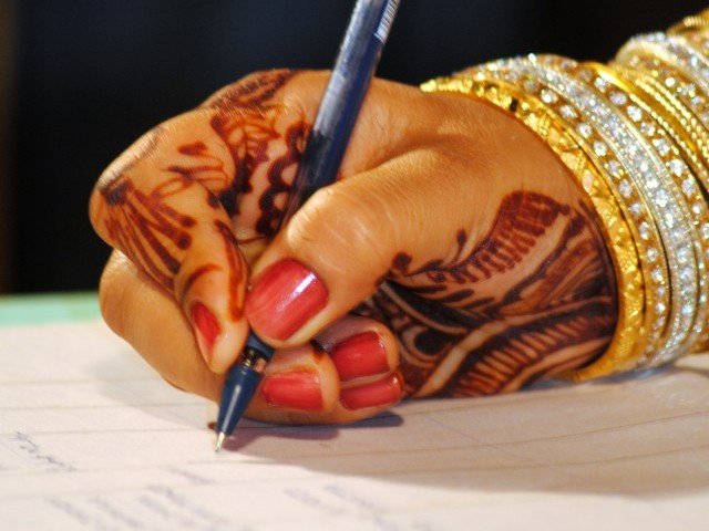 penalties sought on pronouncing three divorces in a sitting