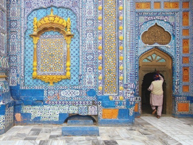 shrine of hazrat sachal sarmast photo file shrine of hazrat sachal sarmast photo file