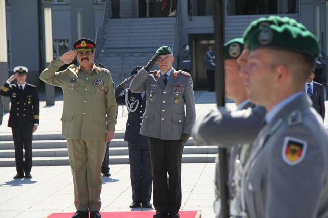 coas general raheel sharif with german army chief recieves a guard of honour in berlin on monday photo ispr coas general raheel sharif with german army chief recieves a guard of honour in berlin on monday photo ispr