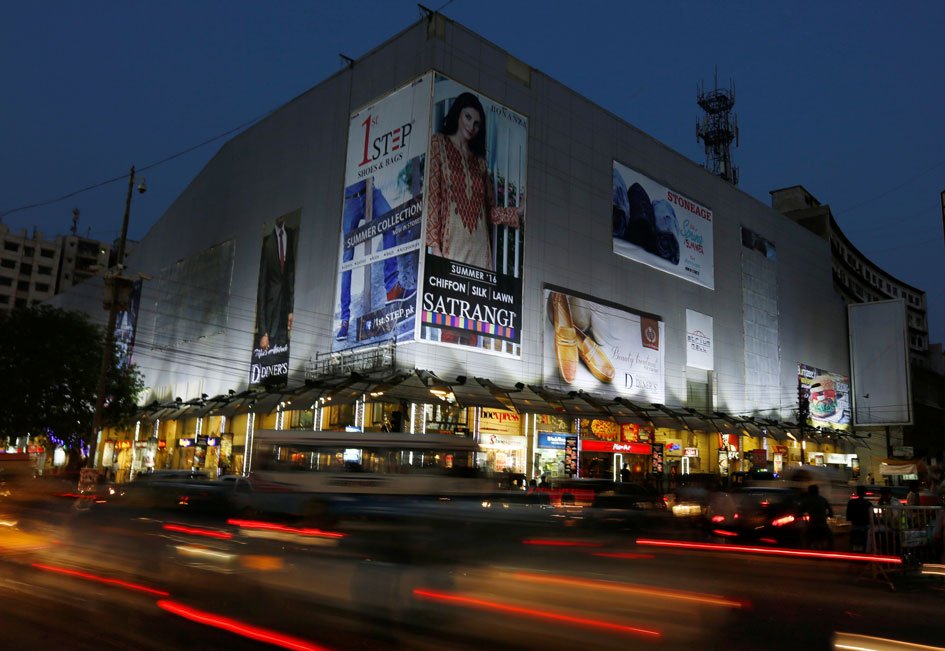 cars move past atrium mall and cinemas in karachi pakistan may 17 2016 photo reuters