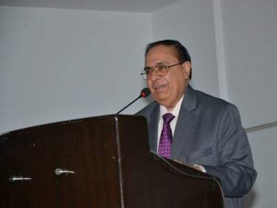 revolutionary education dr attaur rahman launches pakistan s first video book revolutionary education dr attaur rahman launches pakistan s first video book