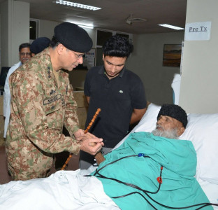 corps commander karachi visits abdul sattar edhi corps commander karachi visits abdul sattar edhi