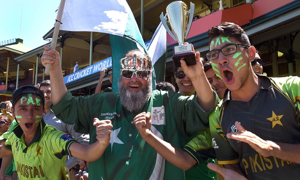 pakistani fans cheer before pakistan 039 s match against england in world cup warm up match at the sydney cricket ground scg on february 11 2015 photo afp