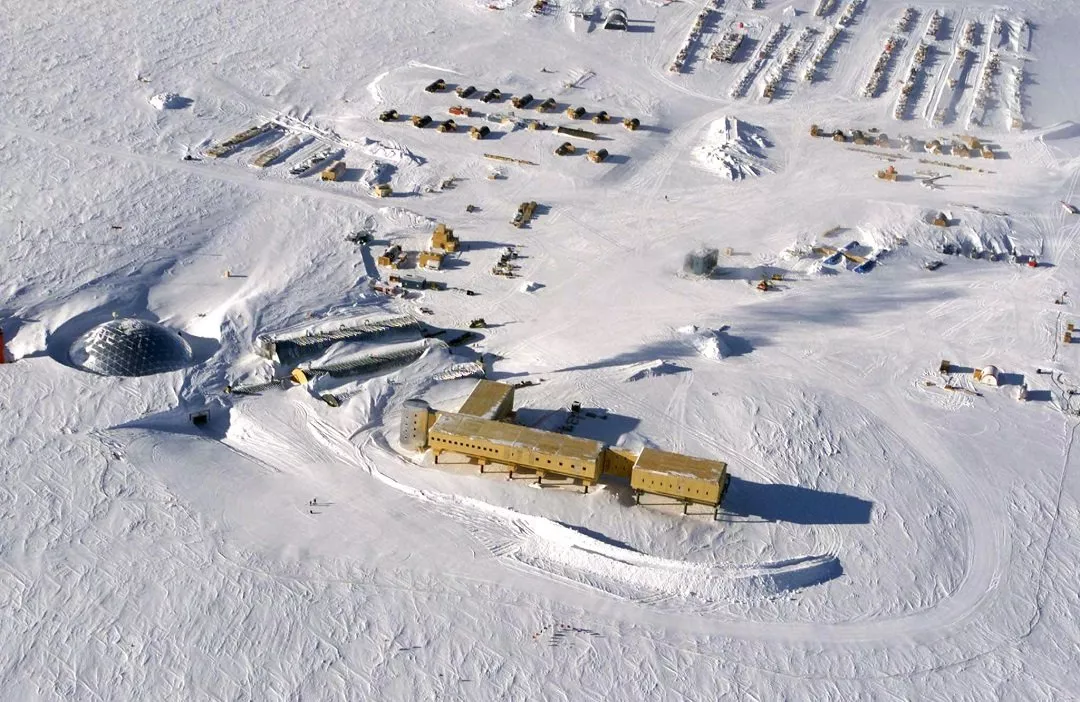 two sick workers were evacuated from a remote us research station near the south pole on june 22 2016 in a risky rescue mission carried out in the dead of antarctica 039 s winter photo afp two sick workers were evacuated from a remote us research station near the south pole on june 22 2016 in a risky rescue mission carried out in the dead of antarctica 039 s winter photo afp