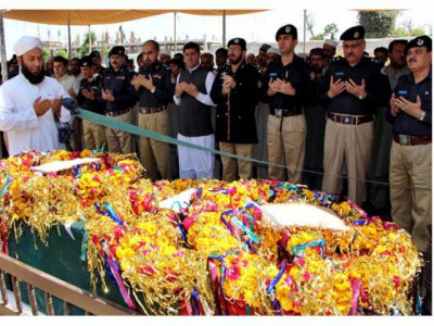 targeted slain section officer laid to rest in wazir bagh targeted slain section officer laid to rest in wazir bagh