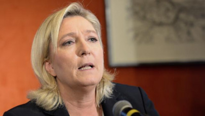 marine le pen hails brexit calls for french referendum marine le pen hails brexit calls for french referendum