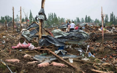 scenes of carnage as china tornado toll hits 98