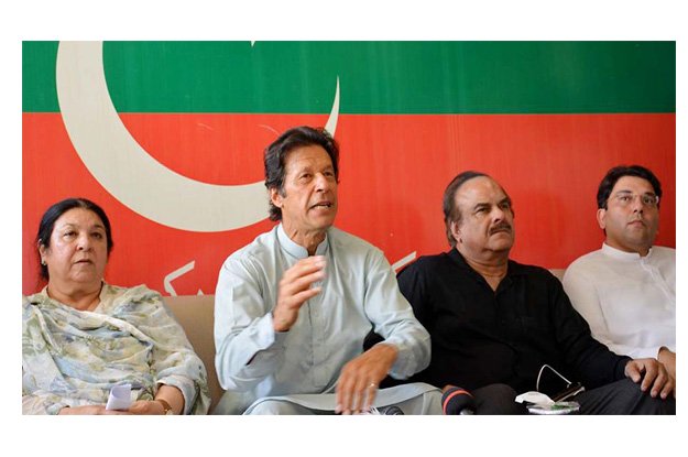 imran khan addressing a press conference at his bani gala residence photo nni