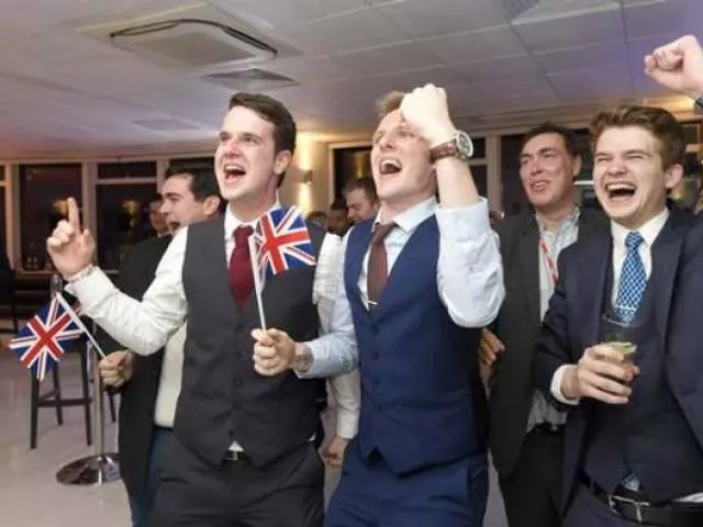 leave supporters cheer results at a leave eu party after polling stations closed in the referendum on the european union in london britain june 23 2016 photo reuters leave supporters cheer results at a leave eu party after polling stations closed in the referendum on the european union in london britain june 23 2016 photo reuters