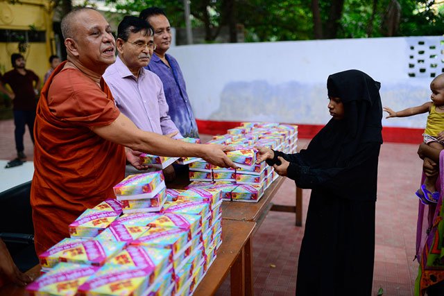 buddhist monastery in bangladesh is serving iftar to hundreds of muslims during ramazan photo mahmud hossain opu al jazeera