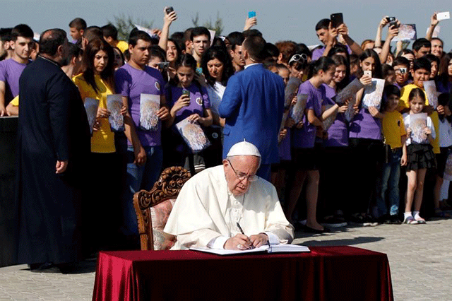 pope francis signs a visitors 039 book during a commemoration ceremony for armenians killed by ottoman turks at the tsitsernakaberd memorial complex in yerevan armenia june 25 2016 photo reuters