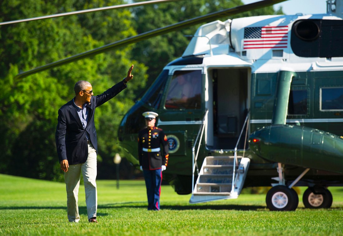 us president barack obama waves as he walks across the south lawn of the white house after returning form a trip to seattle wasahington june 25 2016 in washington dc photo afp