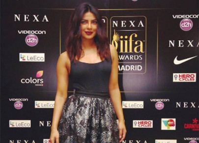 priyanka gets jittery before singing at iifa stage