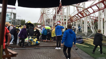 roller coaster carriage derails injuring seven at scottish theme park roller coaster carriage derails injuring seven at scottish theme park