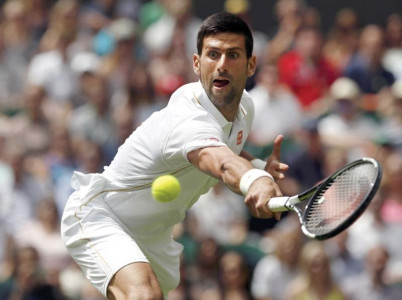 wimbledon title defence off to winning start for djokovic