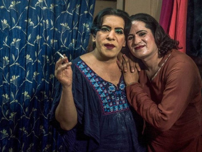 a glimpse into the lives of karachi s transgenders a glimpse into the lives of karachi s transgenders