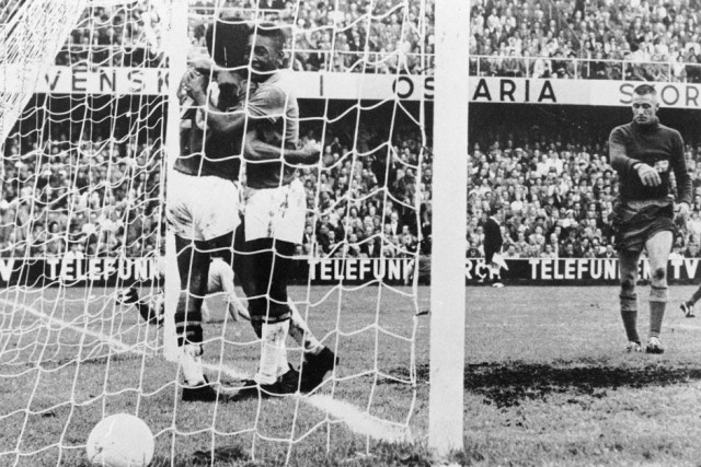 pele r and vava celebrate brazil 039 s first world cup win photo afp pele r and vava celebrate brazil 039 s first world cup win photo afp
